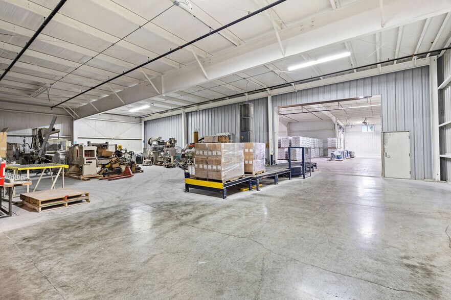 More Photos Of 2000 Ashley Rd, Morris Manufacturing For Lease