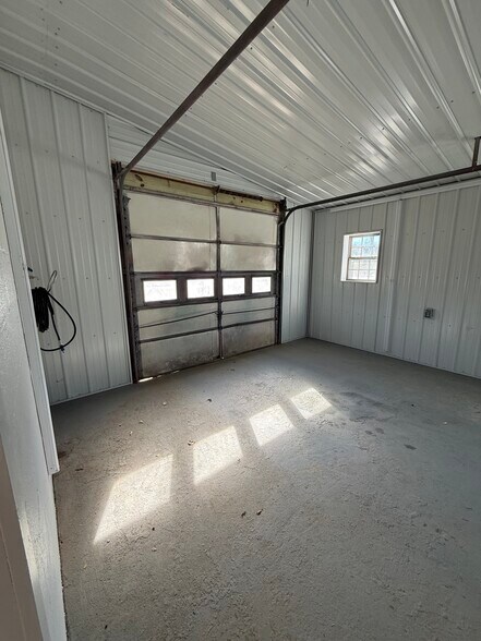 More Photos Of 5785 Tennessee 226, Savannah Flex For Lease