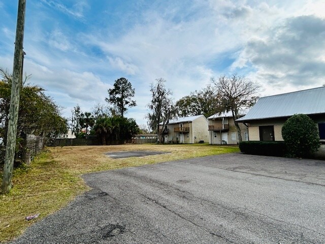 More Photos Of 45390 Green Ave, Callahan Office For Sale