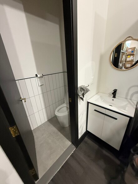 More Photos Of 17 Herkimer Pl, Brooklyn General Retail For Sale