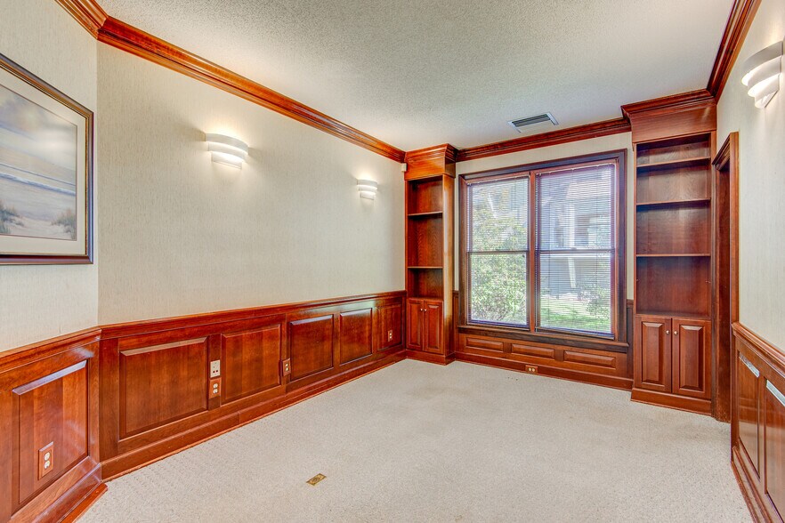 More Photos Of 166 Doctors Dr, Boone Medical For Lease