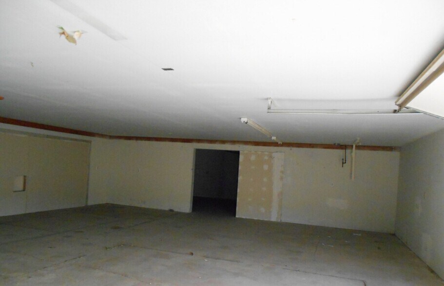 More Photos Of 3315 US Highway 50, Silver Springs Service For Lease