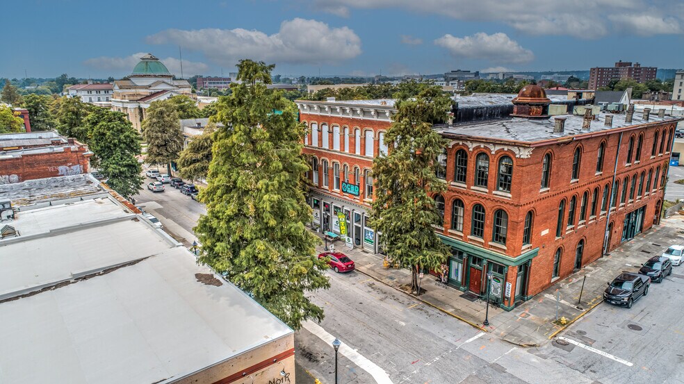 More Photos Of 305 8th St, Augusta Freestanding For Lease