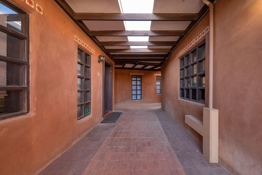 More Photos Of 1400 Maclovia Ln, Santa Fe Office Residential For Sale