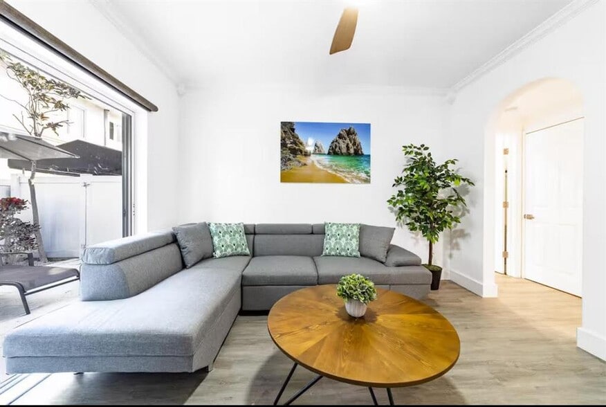 More Photos Of 2617 NE 13th Ct, Fort Lauderdale Apartments For Sale
