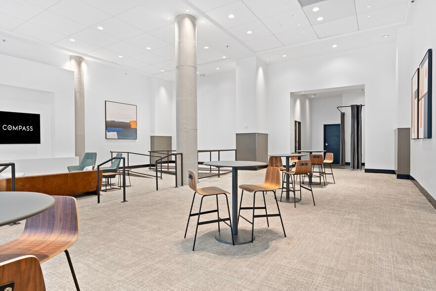 More Photos Of 360 Saint Peter St, Saint Paul Apartments For Lease