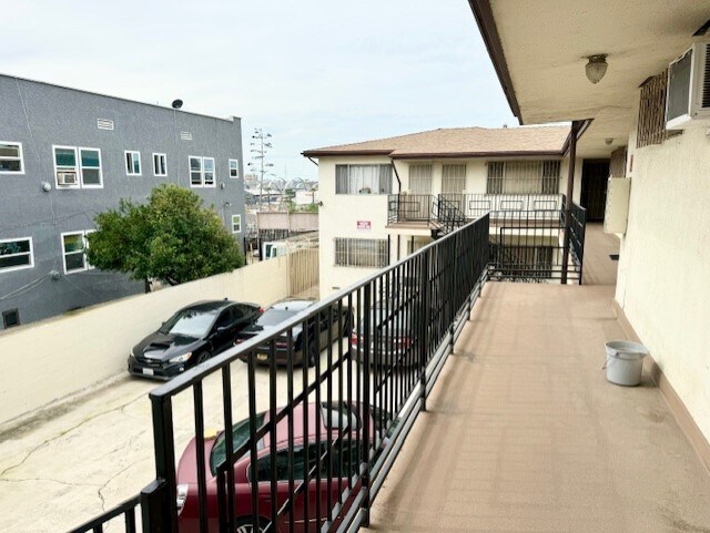 More Photos Of 405 S Boyle Ave, Los Angeles Apartments For Sale