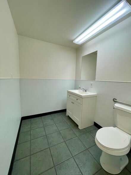 More Photos Of 13049 Cannery St, Garden Grove General Retail For Lease