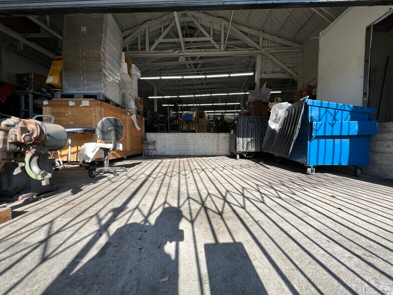 More Photos Of 3312 E Pico Blvd, Los Angeles Warehouse For Sale