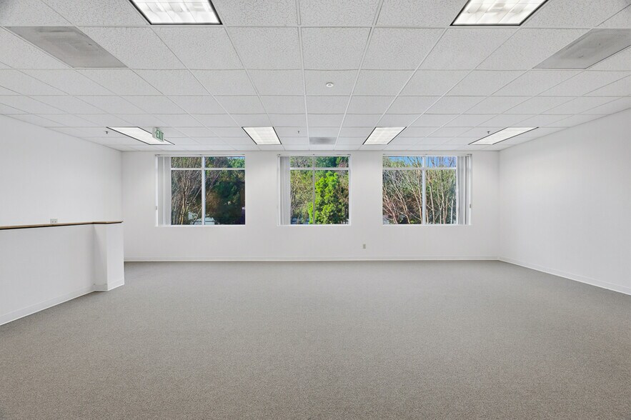 More Photos Of 2130-2162 Ringwood Ave, San Jose Showroom For Sale