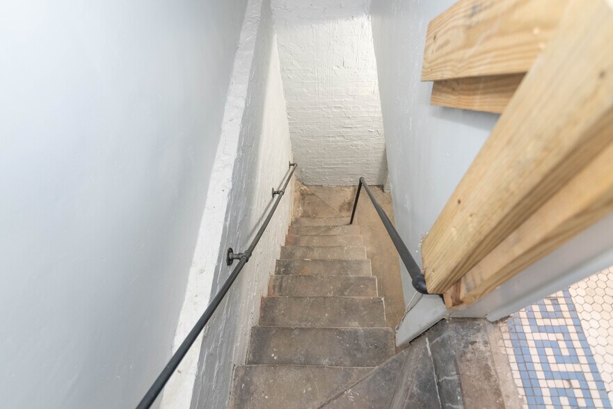 More Photos Of 2445 Lakeview Ave, Baltimore Apartments For Sale