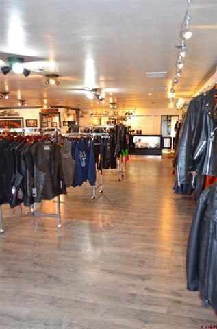 More Photos Of 1520 Bluff St, Delta Showroom For Sale