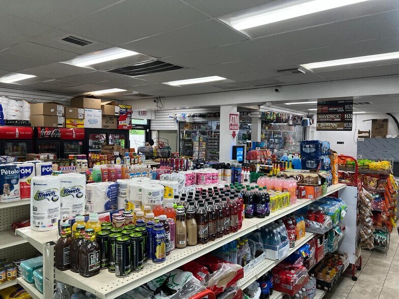 More Photos Of 8506 Mesa Dr, Houston Service Station For Sale