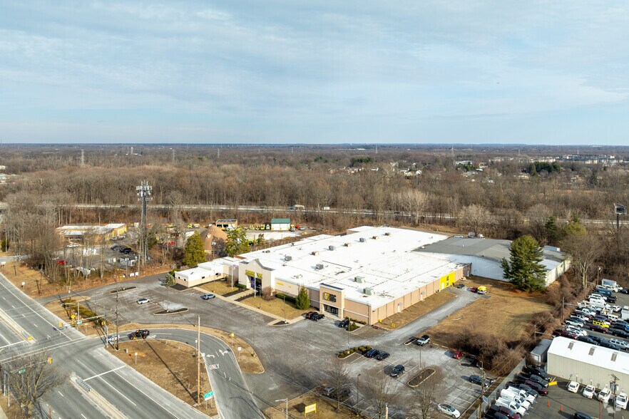 More Photos Of 2750 Brunswick Pike, Lawrenceville Showroom For Sale