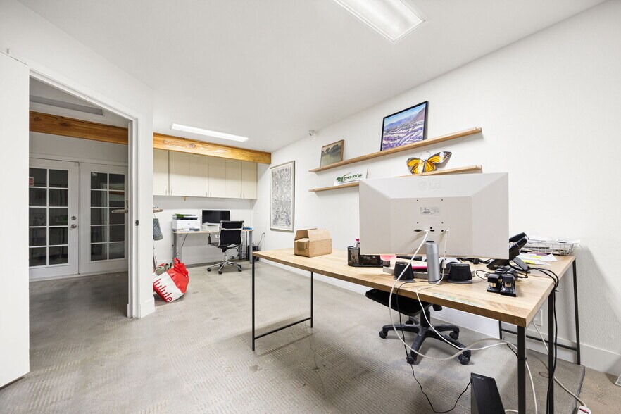 More Photos Of 81500 Industrial Pl, Indio Warehouse For Sale