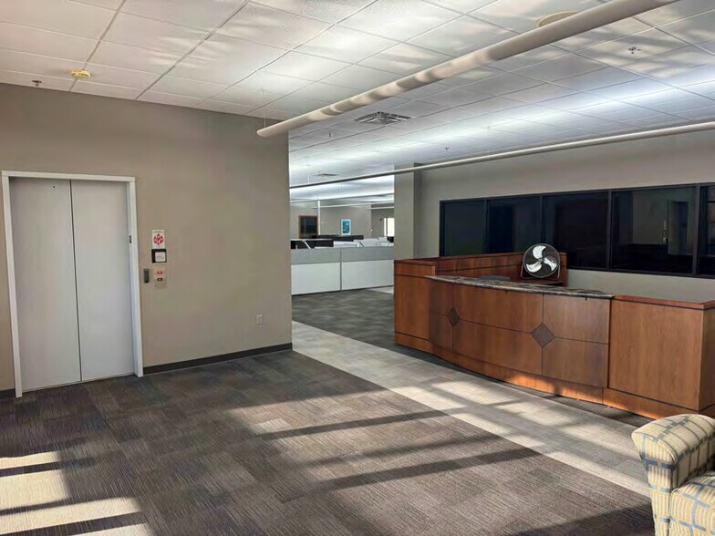More Photos Of 2110 Fiserv Drive Southwest, Cedar Rapids Office For Sale