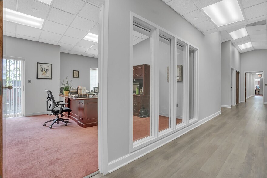 More Photos Of 4609 Pinecrest Office Park Dr, Alexandria Medical For Sale