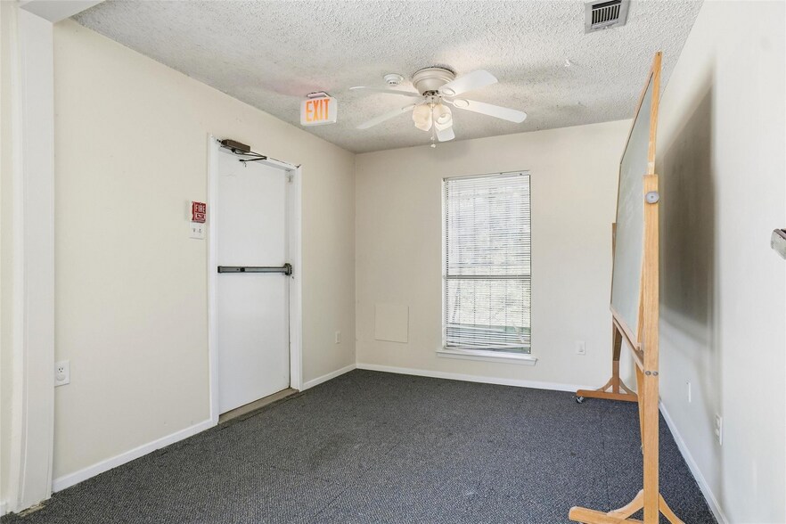 More Photos Of 2105-2107 W Shady Grove Rd, Irving Daycare Center For Sale