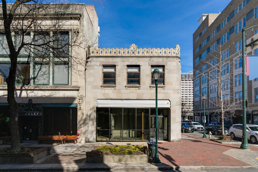 More Photos Of 424 E Grace St, Richmond Bank For Lease