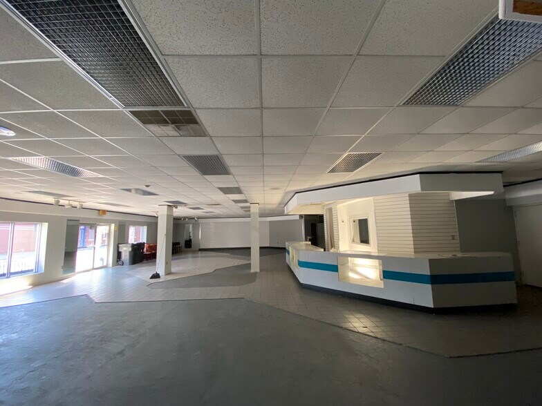More Photos Of 551 Ellis St, Augusta Auto Dealership For Lease