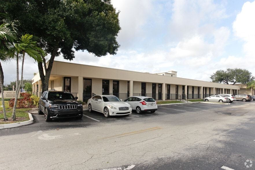 More Photos Of 2700-2750 N 29th Ave, Hollywood Office For Lease