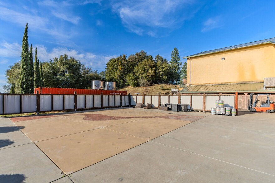 More Photos Of 5200 Di Arie Road, Mount Aukum Winery Vineyard For Sale