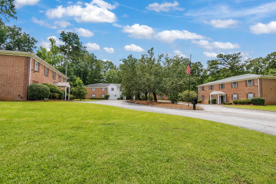 More Photos Of 170 Westwood Dr, Thomson Apartments For Sale