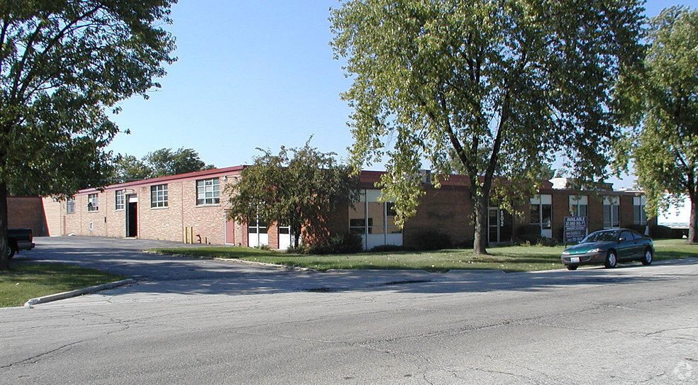 Primary Photo Of 502 Vista Ave, Addison Warehouse For Lease