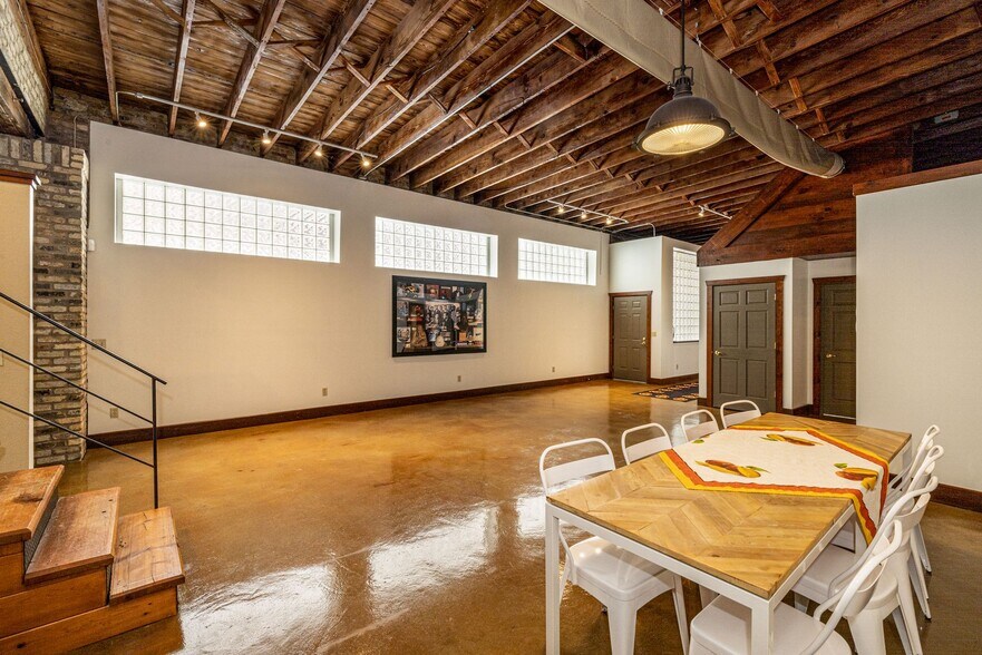 More Photos Of 1331 N Martin Luther King Dr, Milwaukee Storefront Retail Residential For Sale