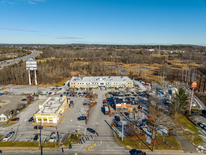 More Photos Of 147 Pelham St, Methuen Medical For Lease