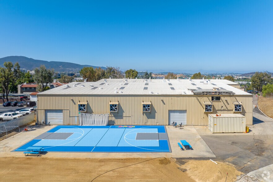 More Photos Of 520 E Carmel St, San Marcos Warehouse For Sale