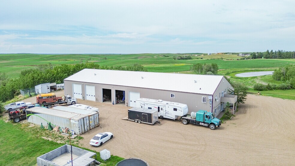 More Photos Of 40446 AB-56, Rochon Sands Service For Sale