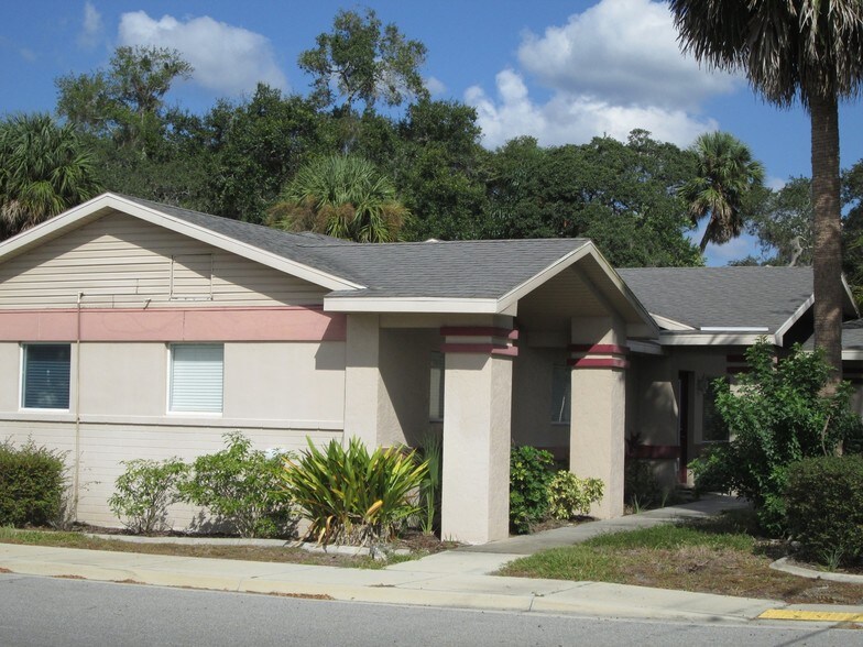 More Photos Of 600 N Eustis St, Eustis Medical For Sale