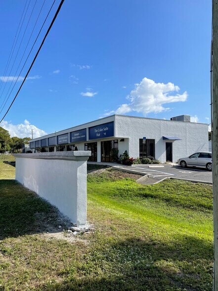 More Photos Of 3350 Ulmerton Rd, Clearwater Light Manufacturing For Lease