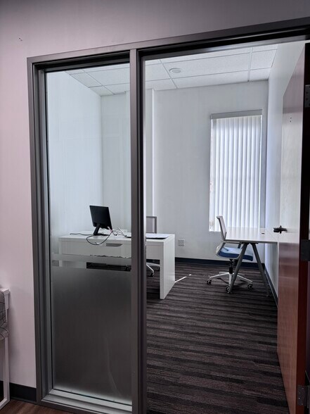 More Photos Of 2135-2141 Bellflower Blvd, Long Beach Storefront For Lease