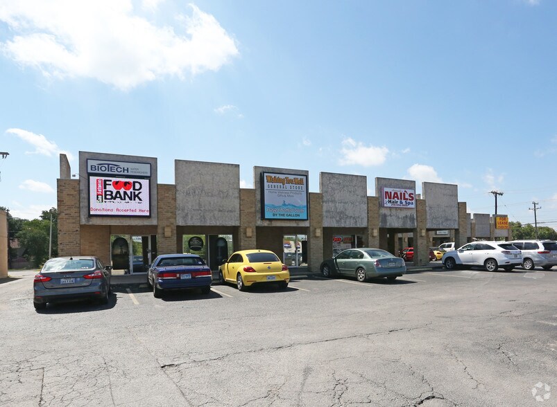 More Photos Of 12600-12612 Nacogdoches Rd, San Antonio Unknown For Lease