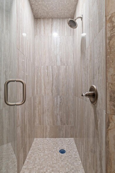 More Photos Of 1020 Thomas Rd, Benton Multifamily For Sale