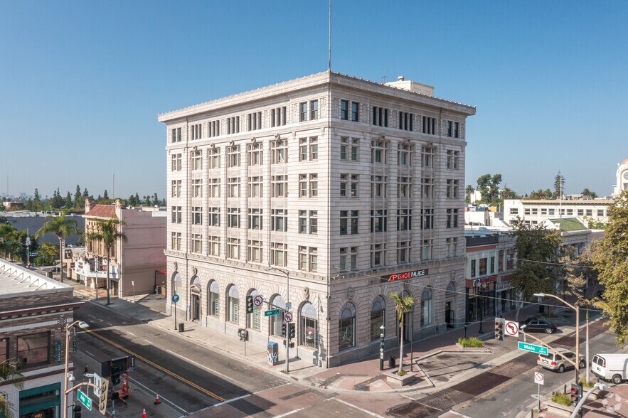 More Photos Of 106 W 4th St, Santa Ana Office For Lease