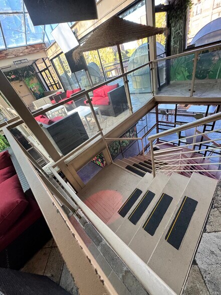 More Photos Of 1916 Baldwin St, Houston Bar For Sale