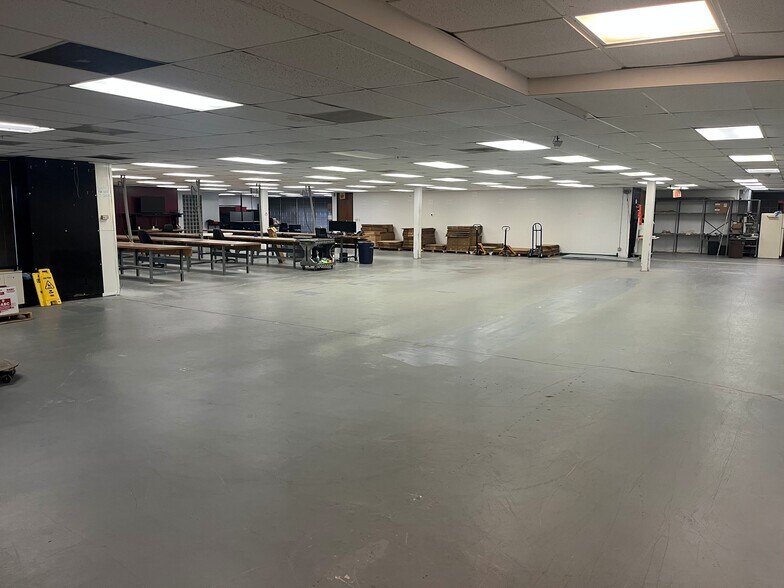 More Photos Of 4851 Keller Springs Rd, Addison Light Distribution For Lease