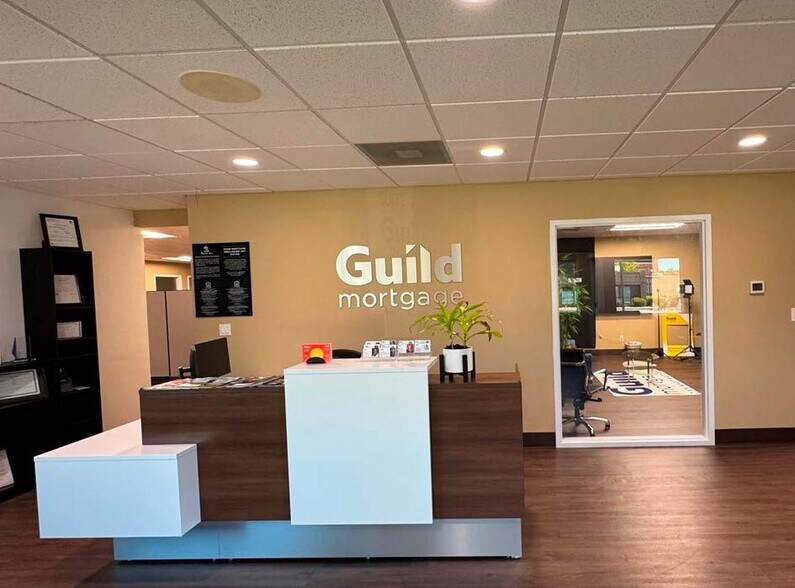 More Photos Of 698 12th St SE, Salem Office For Lease