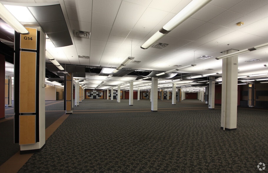 More Photos Of 815 14th St SW, Loveland Flex For Lease