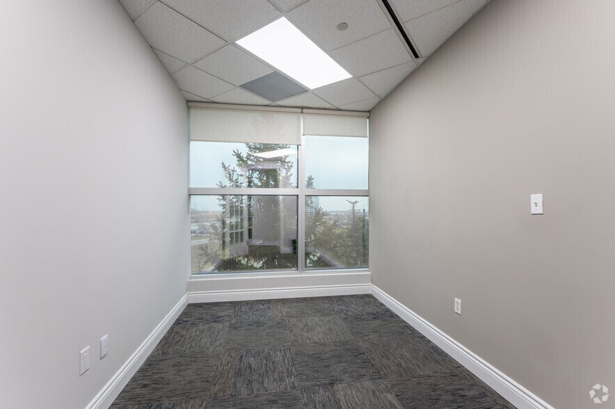 More Photos Of 5500 N Service Rd, Burlington Office For Lease