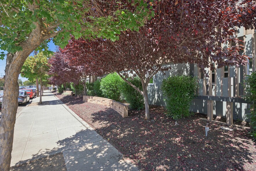 More Photos Of 550 Berry Ave, Hayward Apartments For Sale