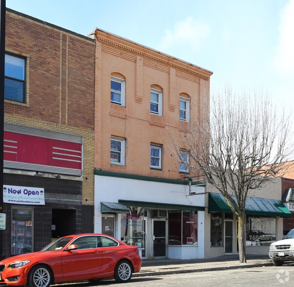 More Photos Of 122 Washington Ave, Endicott Storefront Retail Residential For Sale