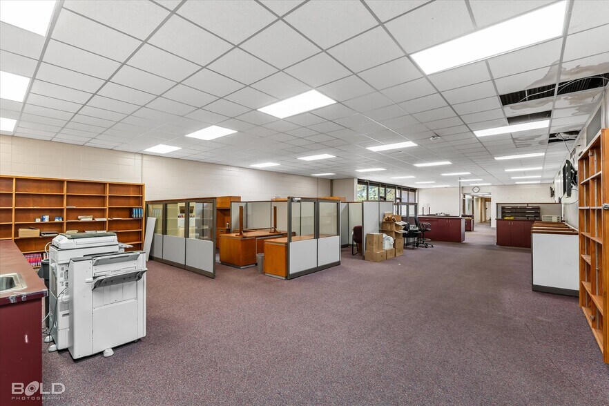 More Photos Of 523 Oxford Rd, Mansfield Office For Sale