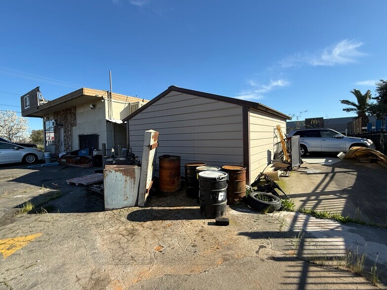 More Photos Of 7349 Fair Oaks Blvd, Carmichael General Retail For Sale