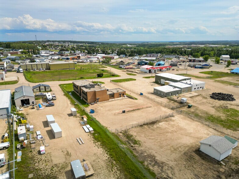 More Photos Of 5516 Industrial Rd, Rocky Rapids Office For Lease