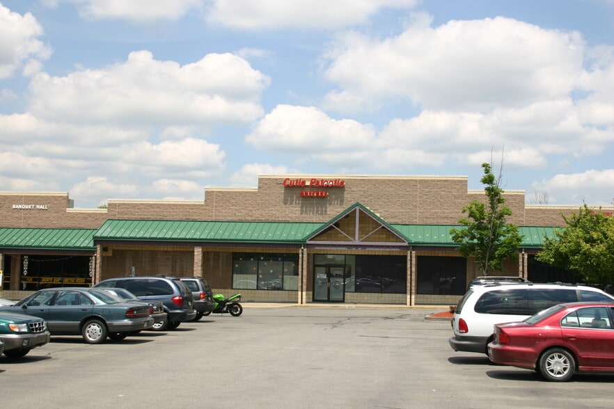 More Photos Of 400-650 Penn Lincoln Dr, Imperial General Retail For Lease