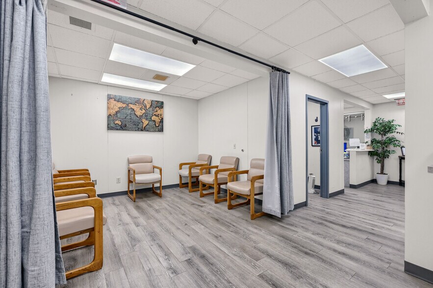 More Photos Of 425 N Highland Ave, Sherman Medical For Sale